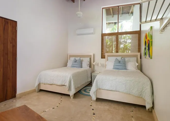 Casa Ohana - 5 Bedroom Ocean Front In Playa Negra, Crc