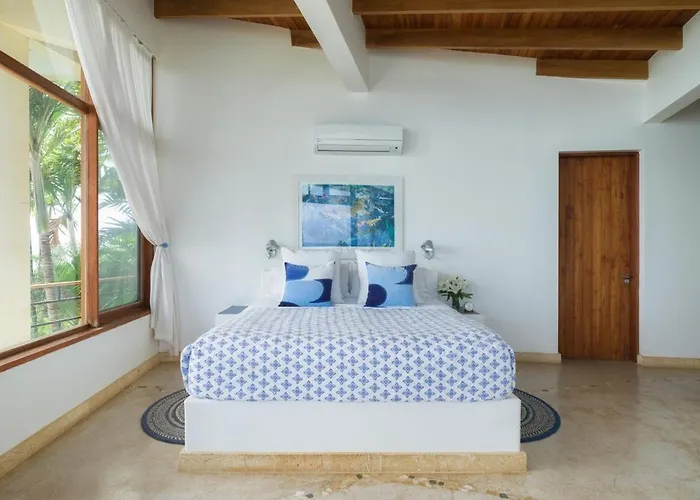 Casa Ohana - 5 Bedroom Ocean Front In Playa Negra, Crc Villa